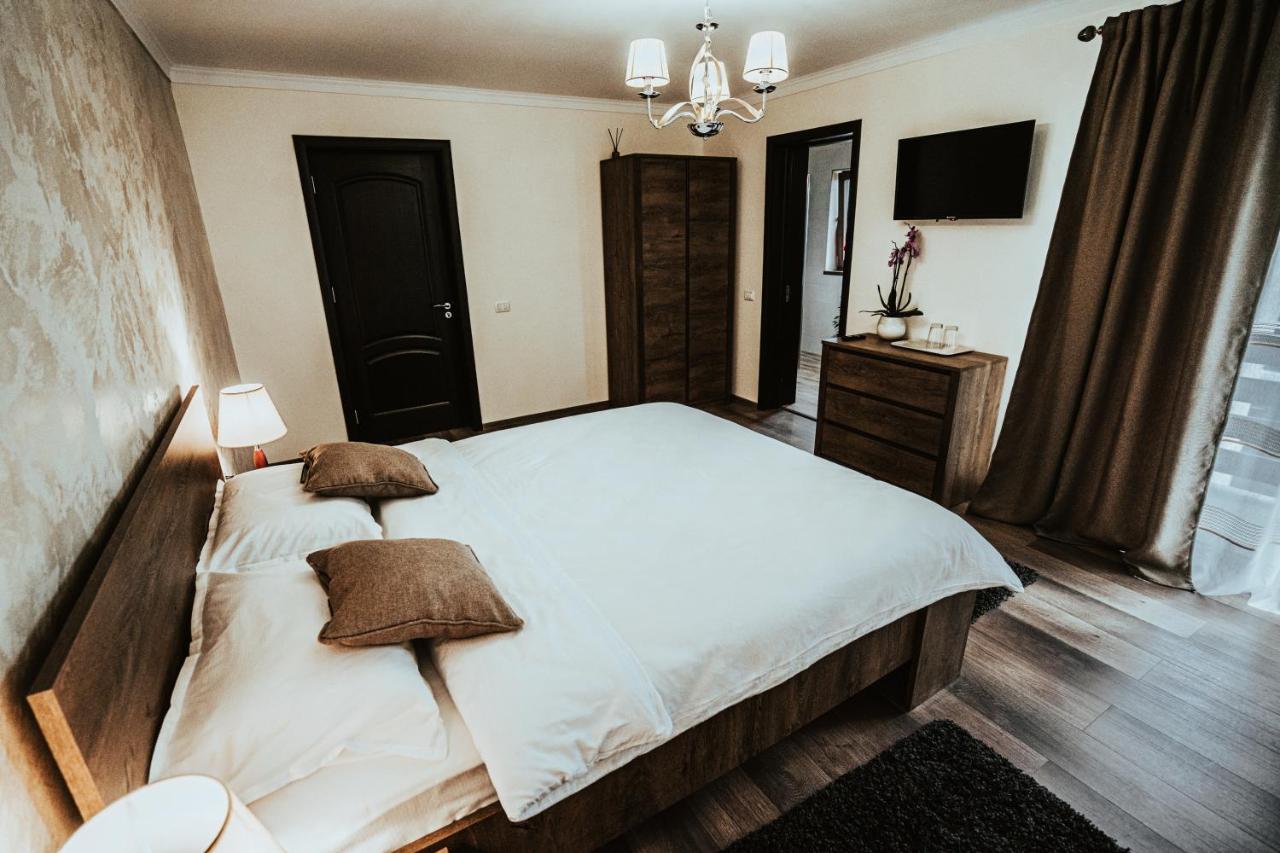 Pensiunea Romana Onesti Exterior foto