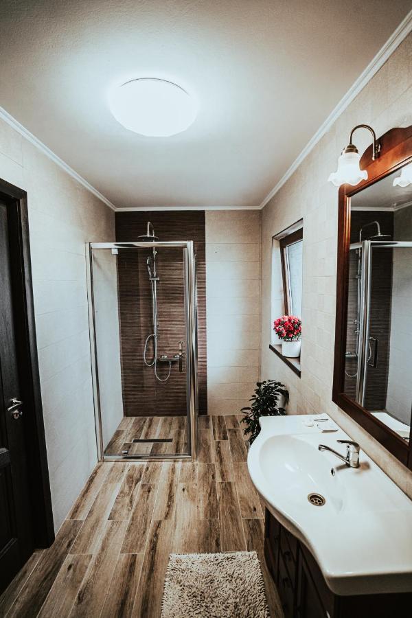 Pensiunea Romana Onesti Exterior foto
